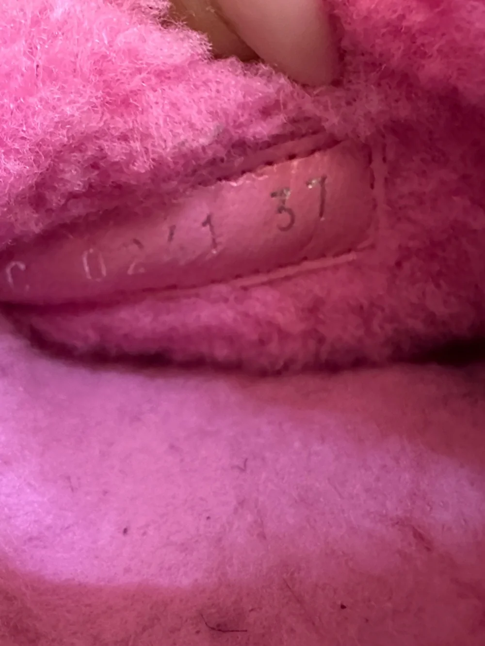 Louis Vuitton Pink Plush Shearling Logo Slides - Picture 5 of 10